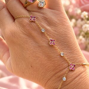 Bijoux de main rose